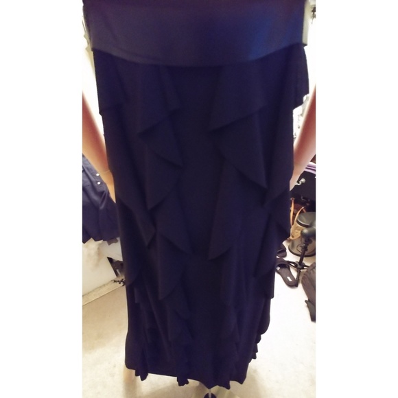 BETSY & ADAM STUNNING LONG BLACK GOWN/DRESS - Picture 3 of 6